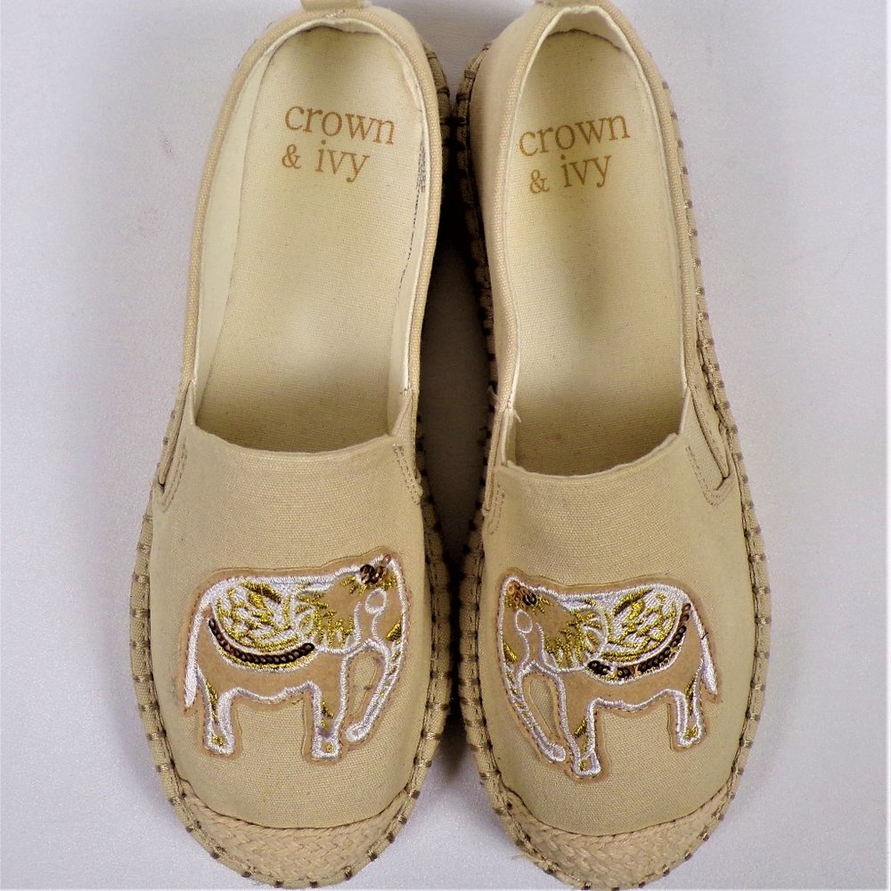 CROWN & IVY size 6 SKYLAR ecru elephant-theme flat-heel loafers canvas/faux hemp